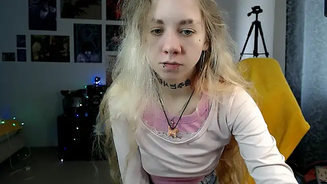 Snapshot of Nica_Kawaii chatting on April 2026 09:59:01 AM Nica Kawaii online show from April 2026 09:59:01 AM