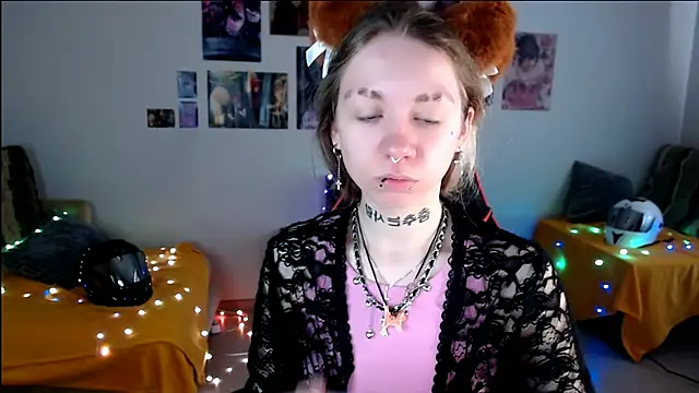 Snapshot of Nica_Kawaii chatting on May 2026 12:11:01 PM Nica Kawaii online show from May 2026 12:11:01 PM