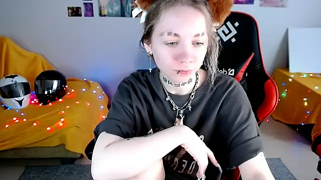Snapshot of Nica_Kawaii chatting on May 2026 12:55:01 PM Nica Kawaii online show from May 2026 12:55:01 PM