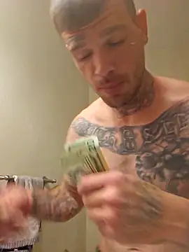 Snapshot of CrystalNBubba chatting on March 2026 09:50:02 AM CrystalNBubba online show from March 2026 09:50:02 AM