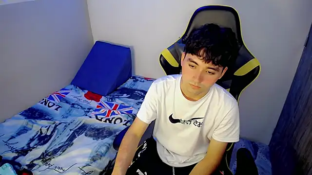 Luigii  online show from March 2026 03:02:02 AM