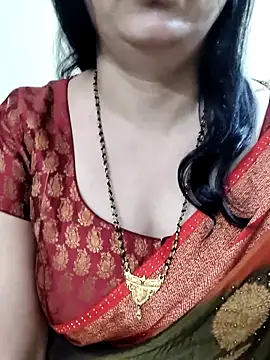 Snapshot of Yazhini-Cam chatting on June 2026 12:07:01 PM Yazhini-Cam online show from June 2026 12:07:01 PM