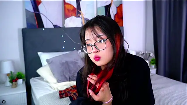 NelleMihalko online show from April 2026 12:24:01 PM