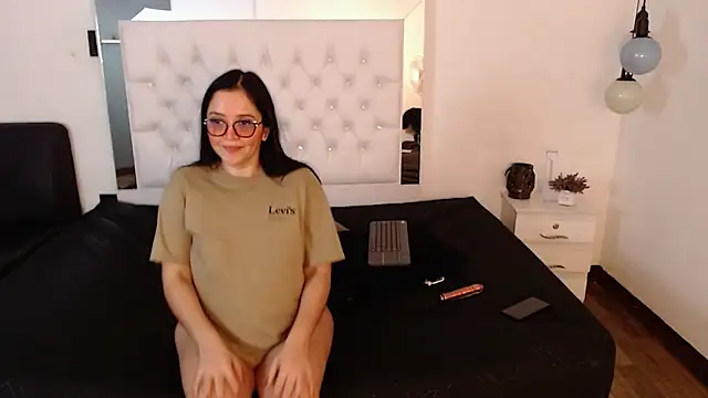 charlott imp online show from March 2026 01:08:01 PM