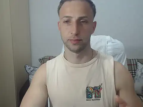 Snapshot of BlondEagleMuscle chatting on June 2026 08:45:02 PM BlondEagleMuscle online show from June 2026 08:45:02 PM