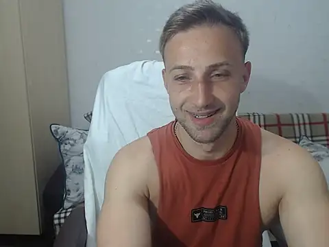 Snapshot of BlondEagleMuscle chatting on June 2026 09:39:01 PM BlondEagleMuscle online show from June 2026 09:39:01 PM