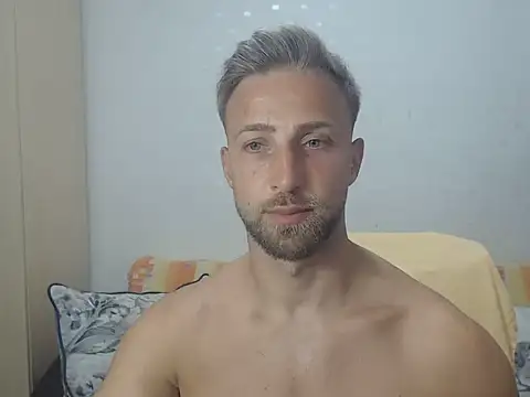 Snapshot of BlondEagleMuscle chatting on July 2026 07:01:02 PM BlondEagleMuscle online show from July 2026 07:01:02 PM
