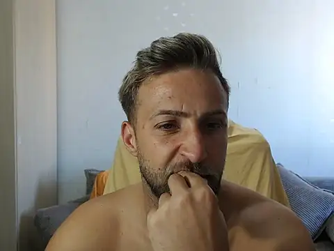 Snapshot of BlondEagleMuscle chatting on July 2026 12:04:02 PM BlondEagleMuscle online show from July 2026 12:04:02 PM