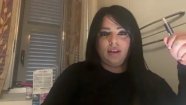 Snapshot of giaduzza chatting on April 2026 05:32:01 PM giaduzza online show from April 2026 05:32:01 PM