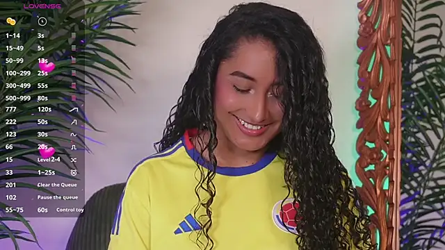 Snapshot of SoyJuliana_19 chatting on June 2026 02:01:01 PM SoyJuliana 19 online show from June 2026 02:01:01 PM