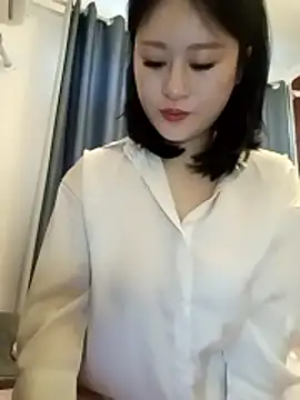 Yolanda9 online show from March 2026 01:33:02 AM