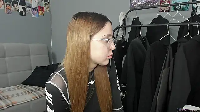 Snapshot of VanessaRosewood chatting on March 2026 03:01:01 PM VanessaRosewood online show from March 2026 03:01:01 PM