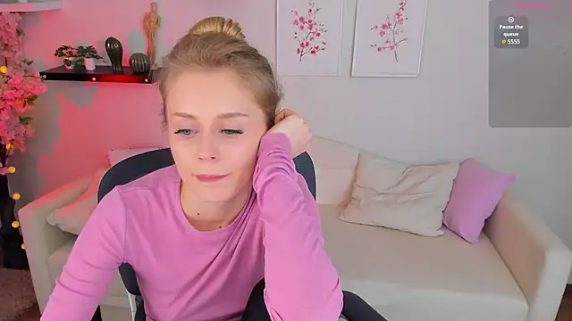 Mickey Milk online show from April 2026 04:27:01 PM