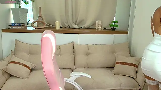 Debra Fox online show from April 2026 11:45:02 AM