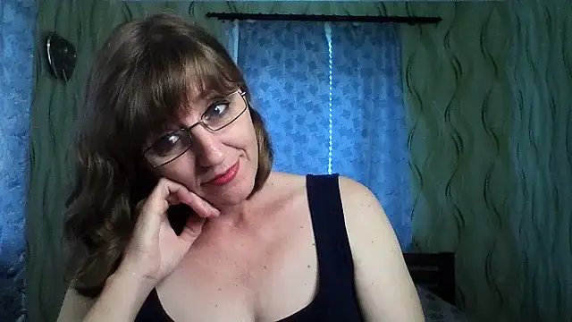 Alisaprice077 online show from June 2026 10:18:01 AM