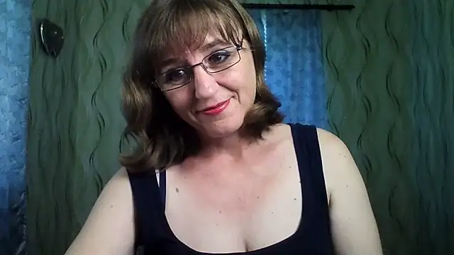Alisaprice077 online show from June 2026 06:38:02 AM