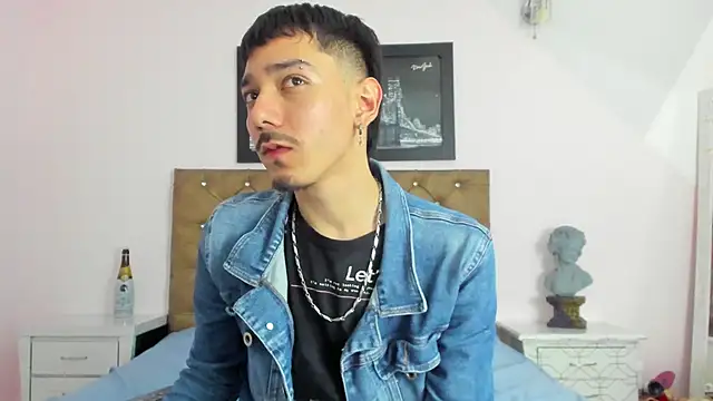 finn jackson online show from April 2026 07:59:01 PM