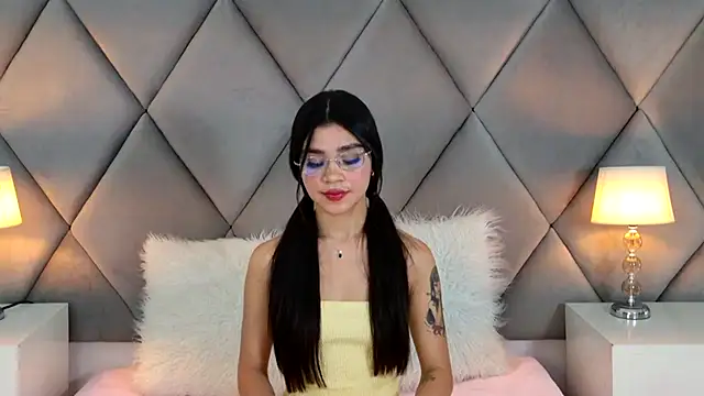 OliviaDiaz online show from July 2026 08:11:01 PM
