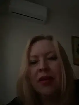 JanieLight53 online show from May 2026 11:01:04 PM