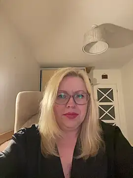 JanieLight53 online show from June 2026 09:07:02 PM