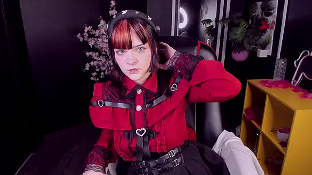 EsterTwilight online show from May 2026 04:01:02 PM
