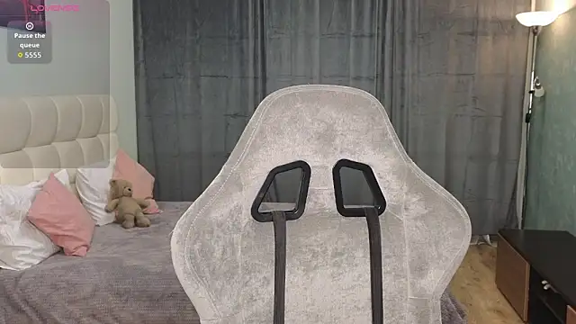 Kristy Bell1 online show from April 2026 10:29:02 PM