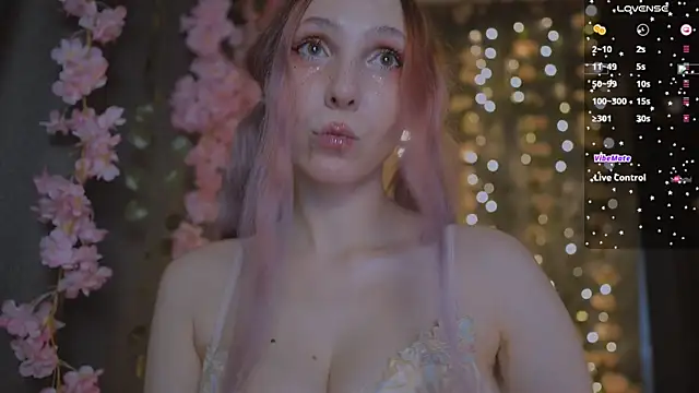x  sexykitten666  x online show from July 2026 04:32:02 PM