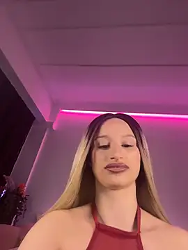 ScarletFlameee online show from April 2026 07:34:02 PM