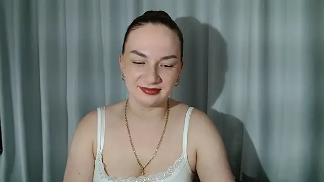 Snapshot of Belle_Fiesta chatting on April 2026 10:47:01 PM Belle Fiesta online show from April 2026 10:47:01 PM
