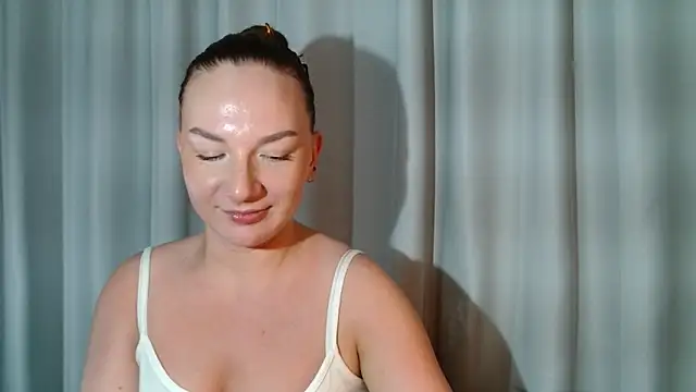 Snapshot of Belle_Fiesta chatting on April 2026 01:42:02 AM Belle Fiesta online show from April 2026 01:42:02 AM