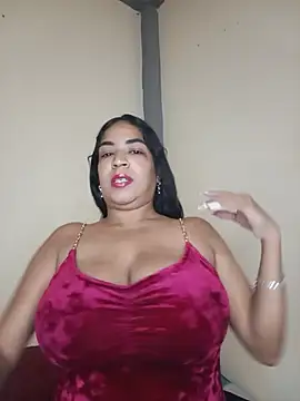 Carolinna online show from July 2026 12:18:02 PM