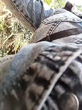 Yellow-pink online show from April 2026 03:39:01 AM