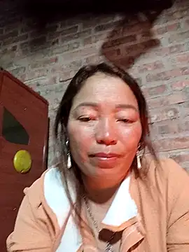 Yellow-pink online show from April 2026 11:24:01 AM