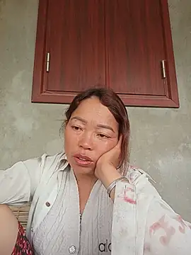 Snapshot of Yellow-pink chatting on May 2026 10:31:01 AM Yellow-pink online show from May 2026 10:31:01 AM