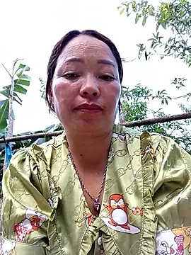 Snapshot of Yellow-pink chatting on June 2026 10:42:02 AM Yellow-pink online show from June 2026 10:42:02 AM