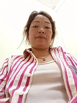 Snapshot of Yellow-pink chatting on July 2026 12:25:01 PM Yellow-pink online show from July 2026 12:25:01 PM