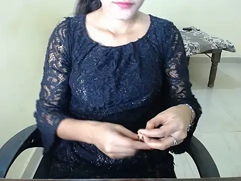 shreya sharma01 online show from April 2026 04:53:01 AM