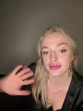 Bambi Bite online show from March 2026 06:24:02 PM