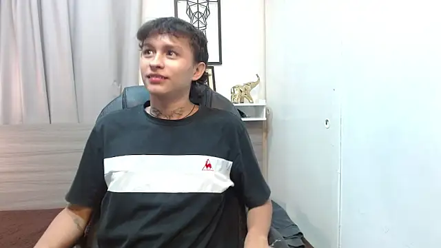 Snapshot of YuanDelux chatting on March 2026 03:05:02 PM YuanDelux online show from March 2026 03:05:02 PM