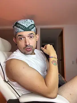 TroyeSavage online show from April 2026 10:33:01 AM