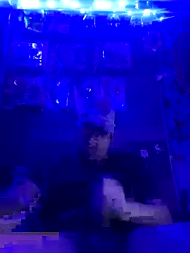 derek0 17 online show from March 2026 07:01:02 AM