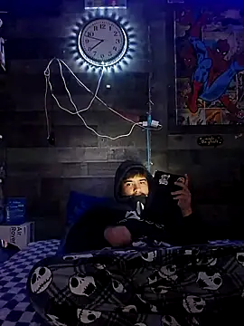 derek0 17 online show from March 2026 04:13:02 AM