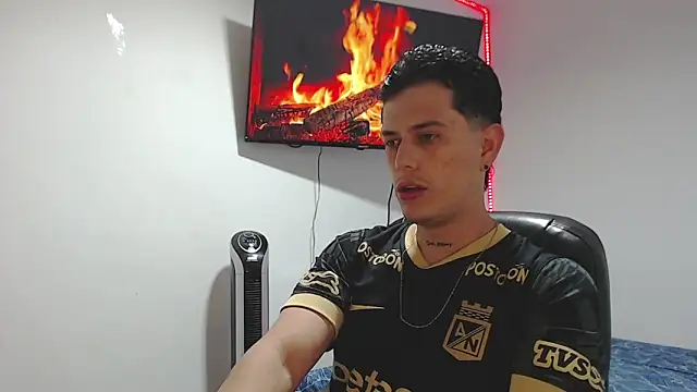 JUAN CAMILOXXX online show from March 2026 04:02:02 AM