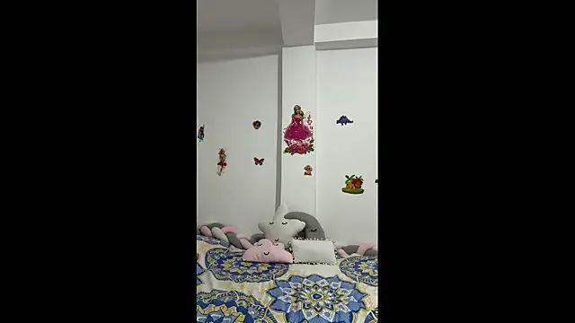 LexiCriimson77 online show from April 2026 04:12:02 AM