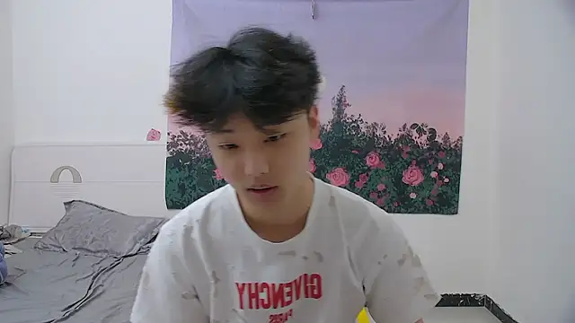 icecream-002 online show from April 2026 11:49:01 AM