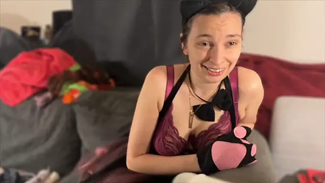 hello katieex online show from April 2026 08:06:01 PM