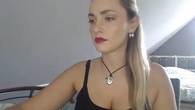 Snapshot of ScarlettSensitive chatting on June 2026 02:21:02 PM ScarlettSensitive online show from June 2026 02:21:02 PM
