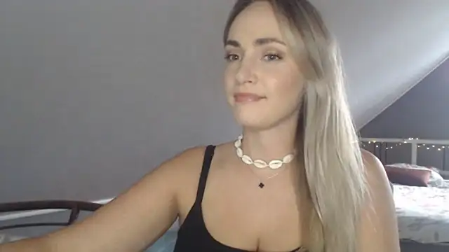 Snapshot of ScarlettSensitive chatting on July 2026 03:19:02 PM ScarlettSensitive online show from July 2026 03:19:02 PM