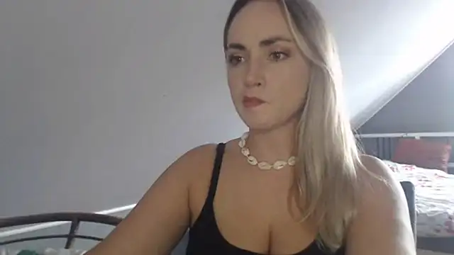 Snapshot of ScarlettSensitive chatting on July 2026 02:23:02 PM ScarlettSensitive online show from July 2026 02:23:02 PM