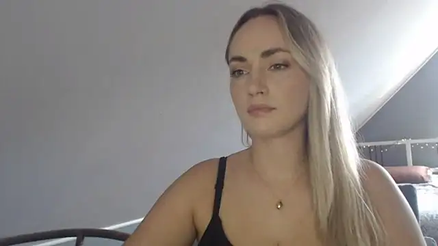 Snapshot of ScarlettSensitive chatting on July 2026 02:15:01 PM ScarlettSensitive online show from July 2026 02:15:01 PM